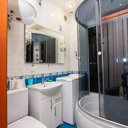 Comfortable Apartments On Hrushevskogo Street Near 16 City Hospital Dnipro Exterior foto